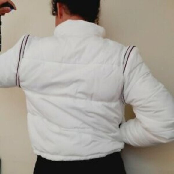 Central Park West White Wesley Convertible Puffer Activewear Outerwear - Picture 4 of 16